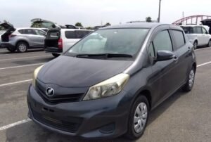 TOYOTA VITZ F