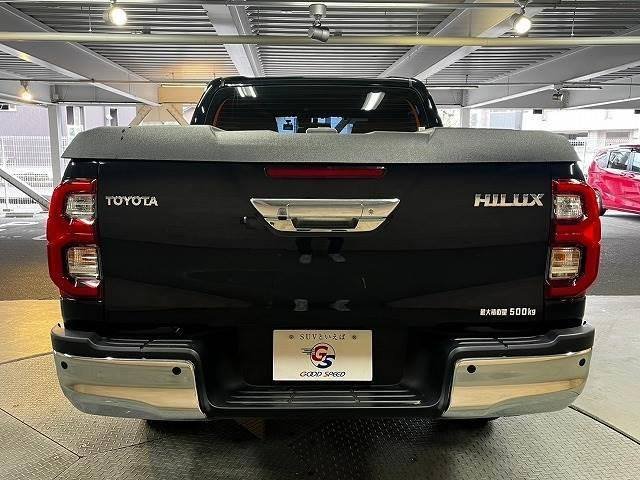 
								Toyota Hilux Z full									