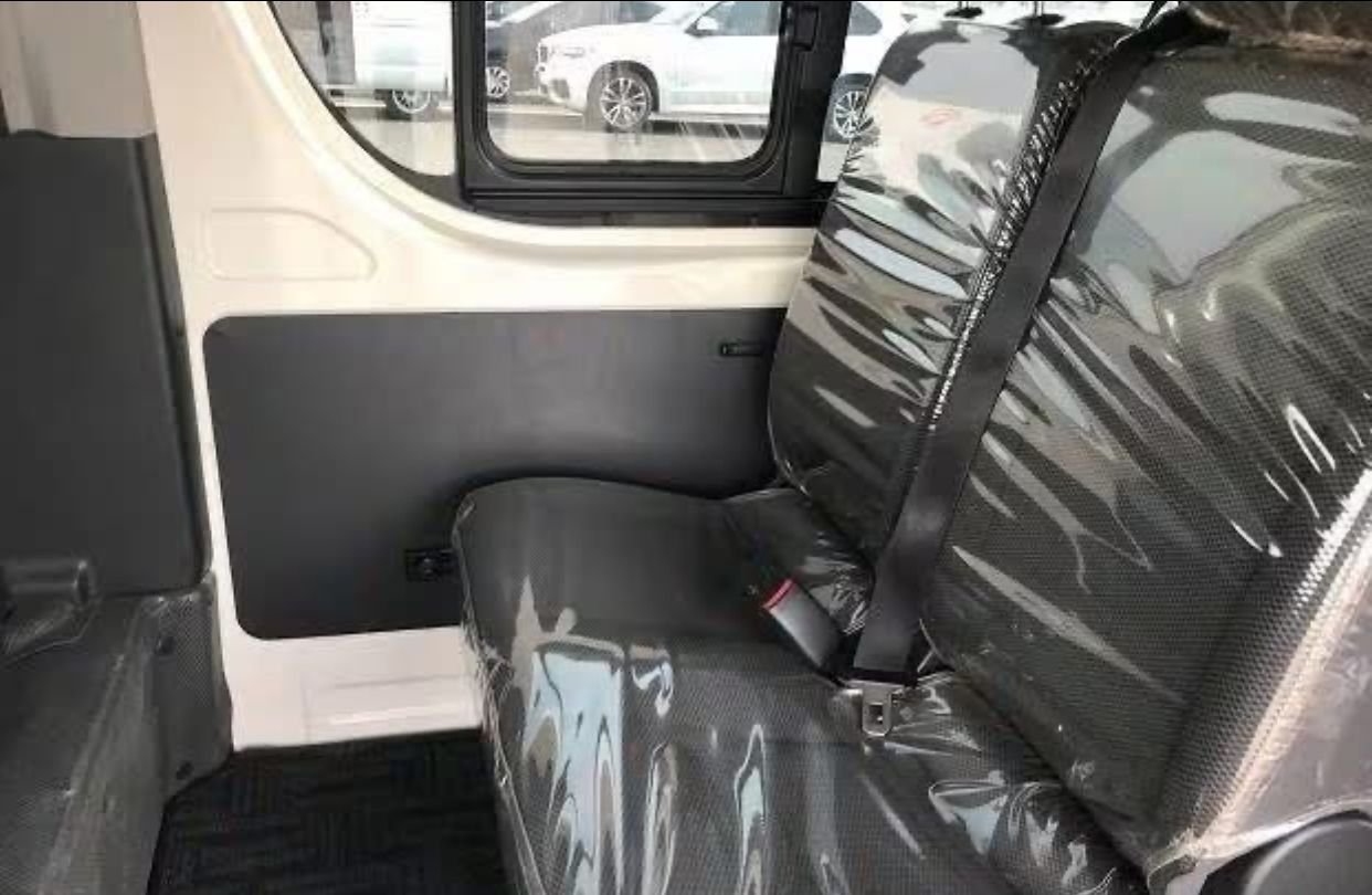 
								TOYOTA HIACE WAGON 2018 full									