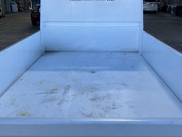 
								ISUZU ELF 2010 DUMP TRUCK full									