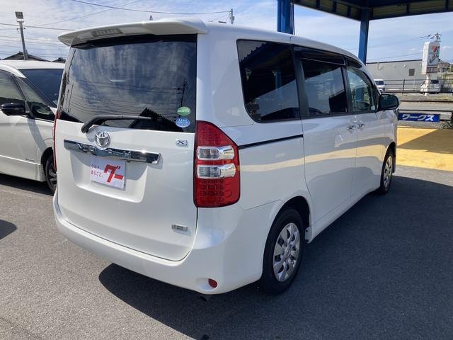 
								TOYOTA NOAH 2012 full									