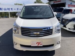 TOYOTA NOAH 2012